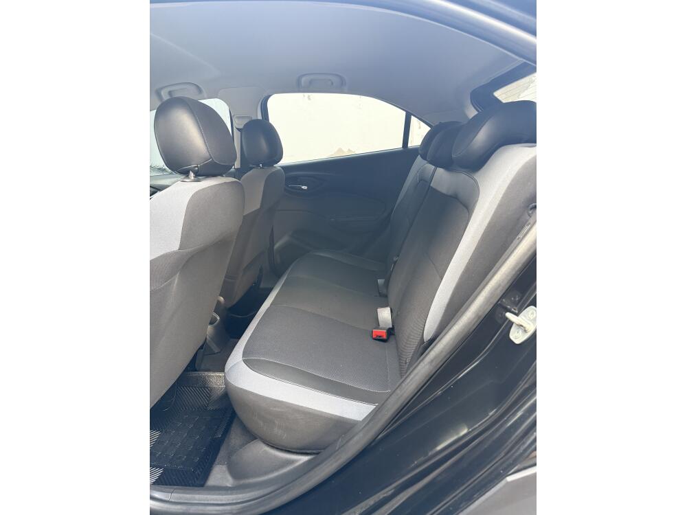 Chevrolet Onix Hatch