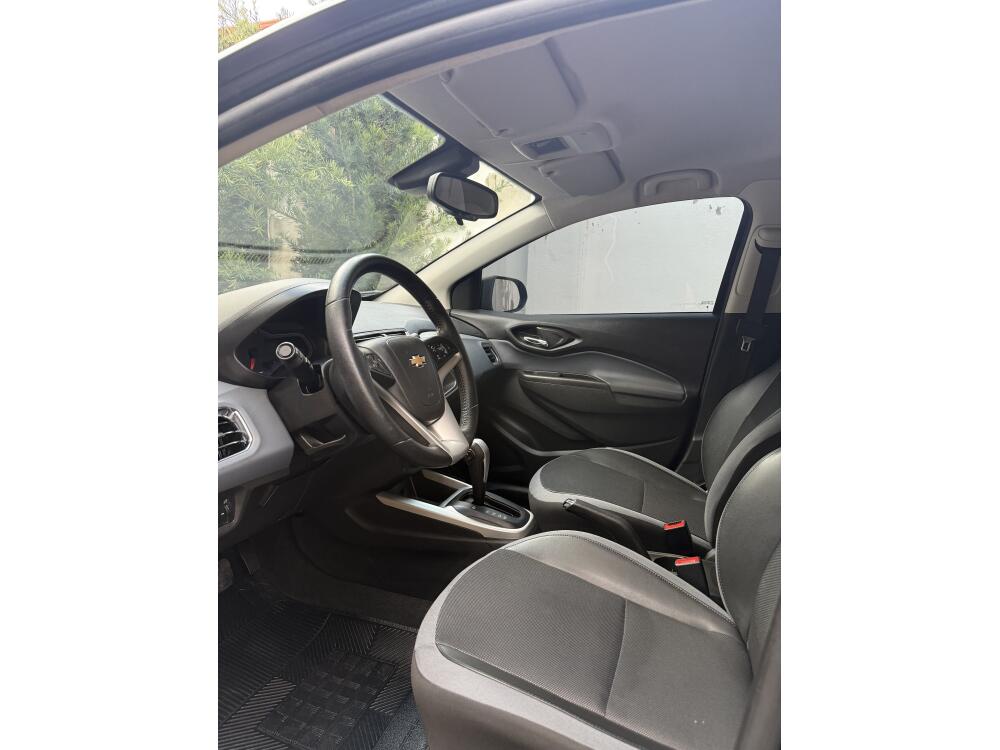 Chevrolet Onix Hatch