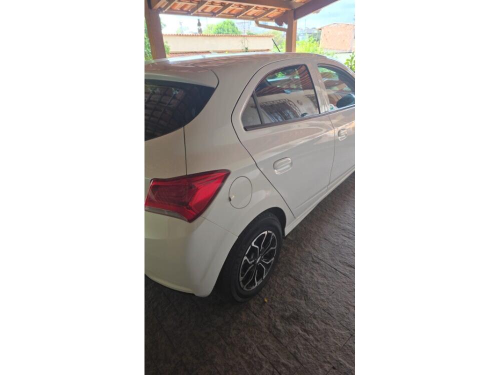 Chevrolet Onix Hatch
