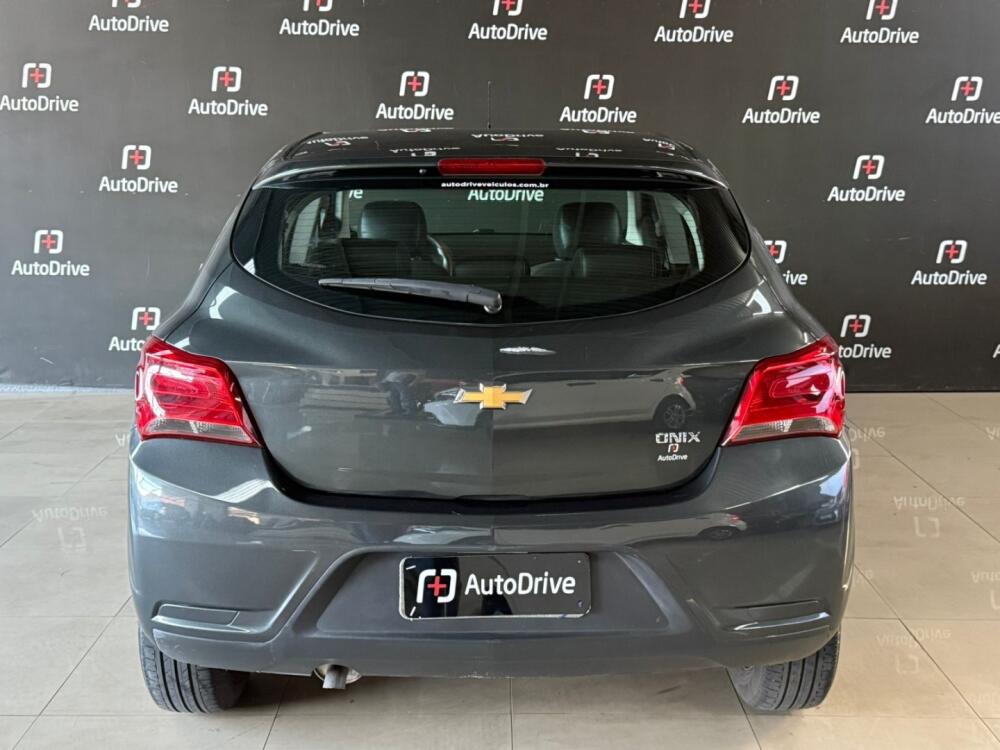 Chevrolet Onix Hatch