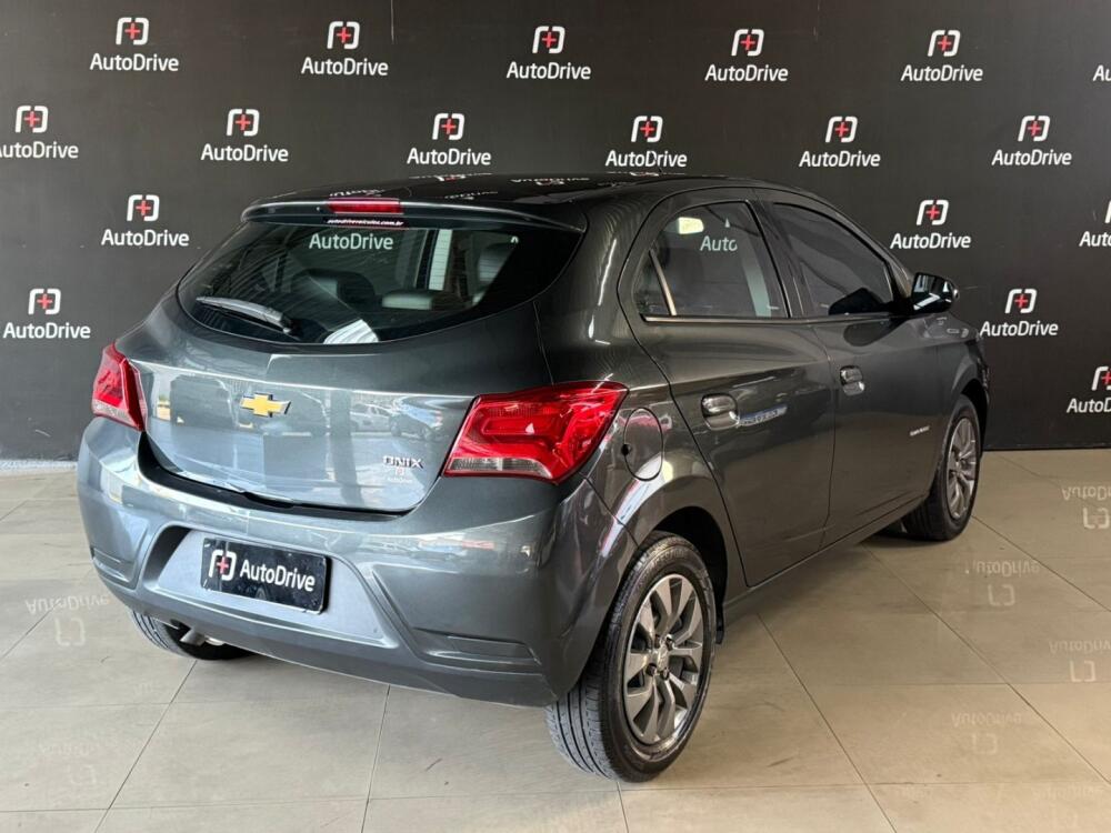 Chevrolet Onix Hatch