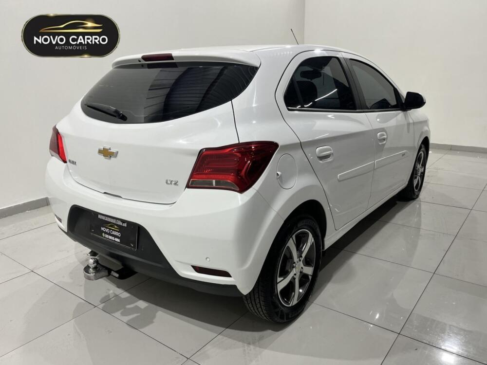 Chevrolet Onix Hatch