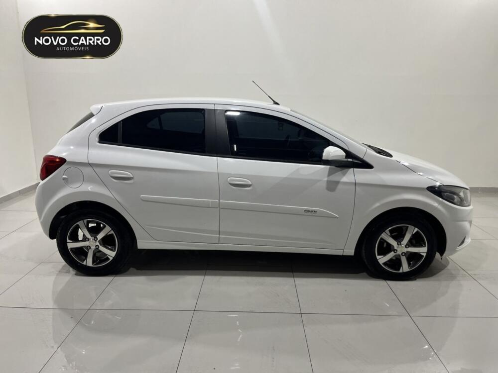 Chevrolet Onix Hatch