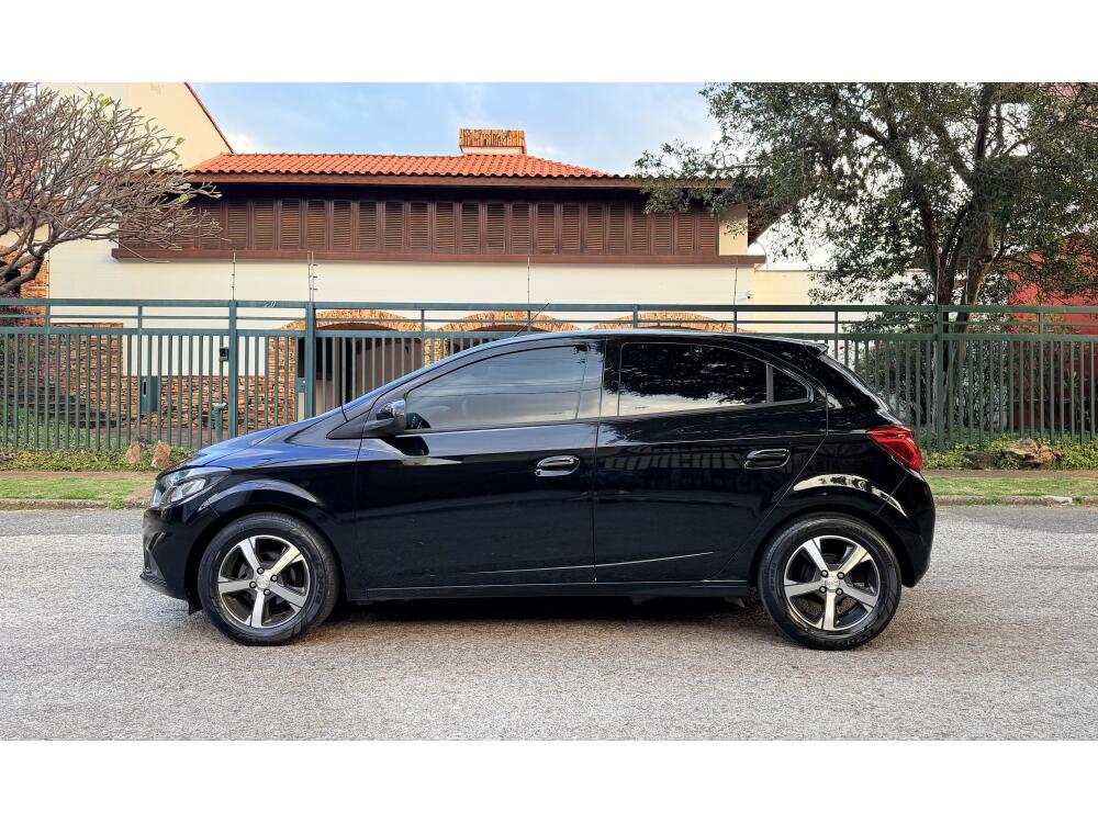 Chevrolet Onix Hatch
