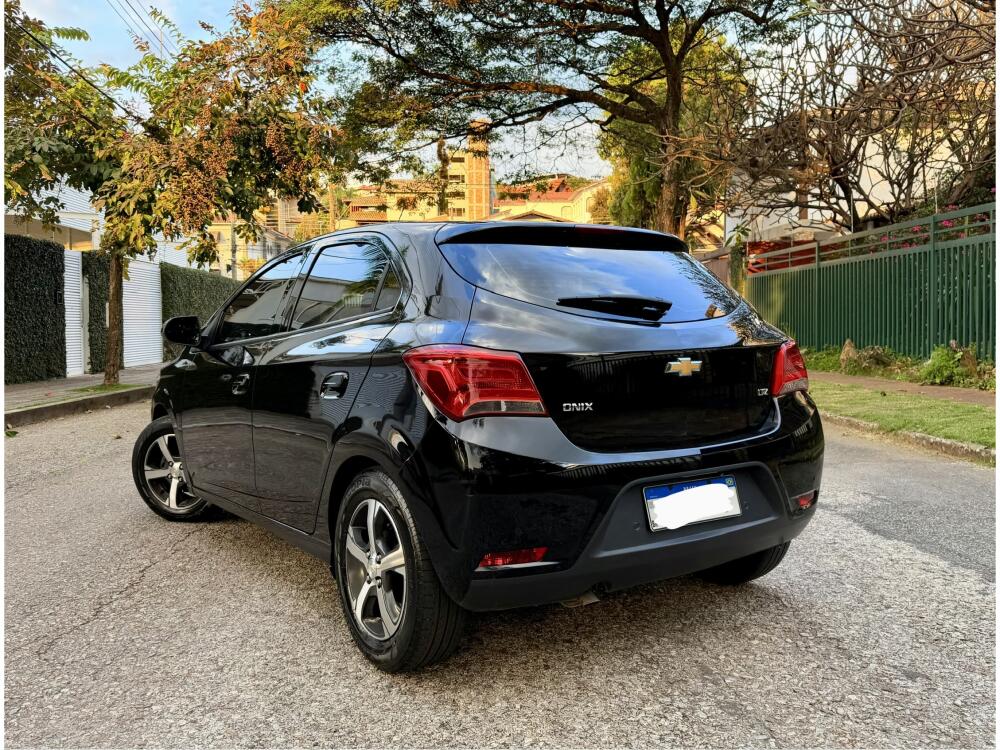 Chevrolet Onix Hatch