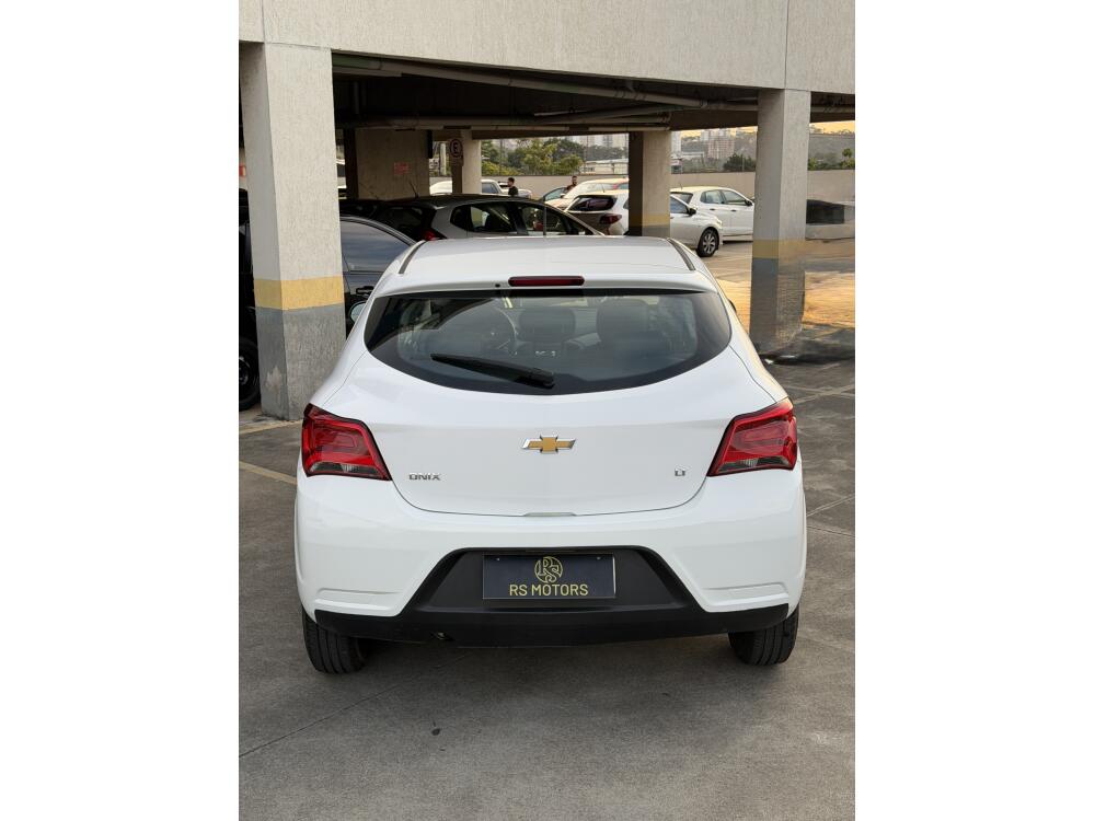 Chevrolet Onix Hatch