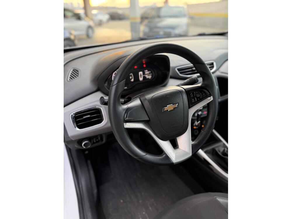 Chevrolet Onix Hatch