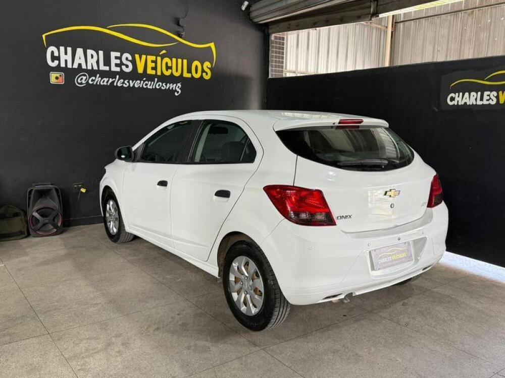 Chevrolet Onix Hatch