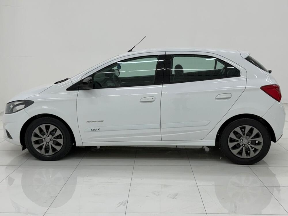 Chevrolet Onix Hatch