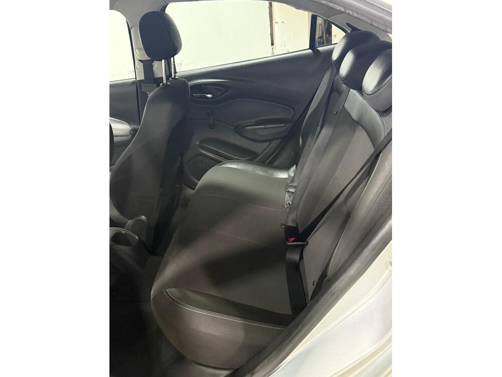Chevrolet Onix Hatch