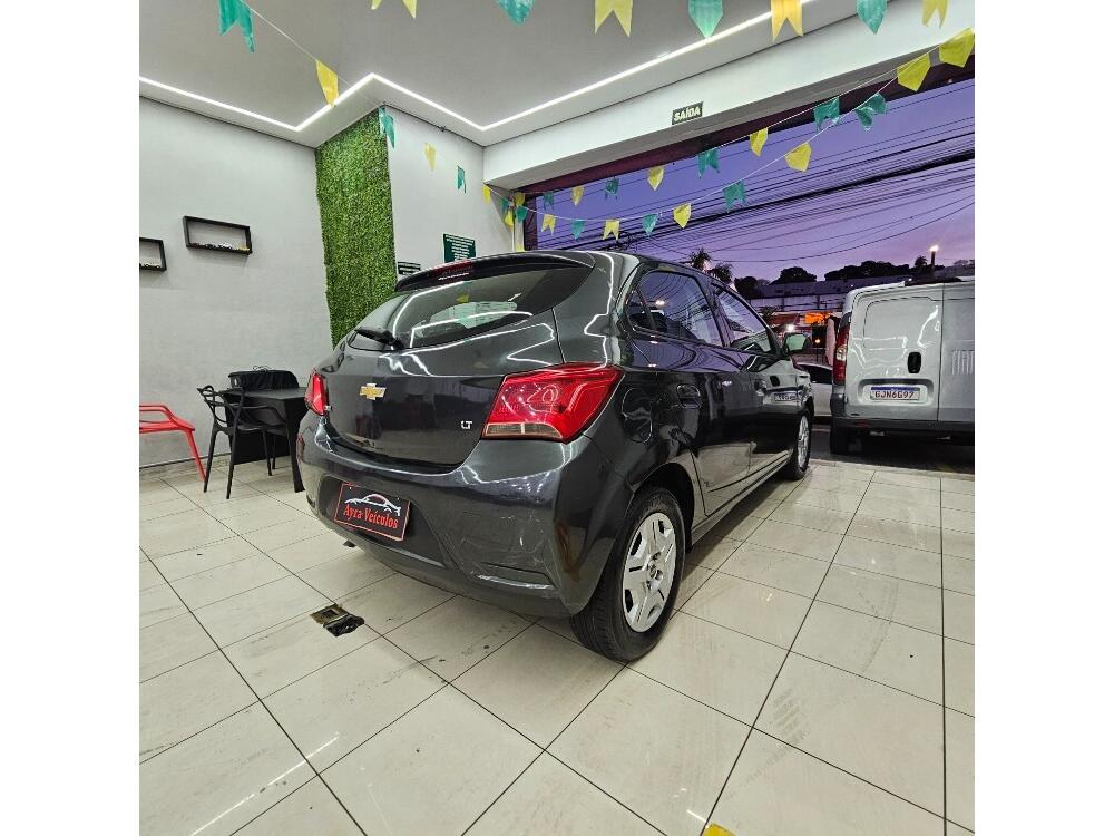 Chevrolet Onix Hatch