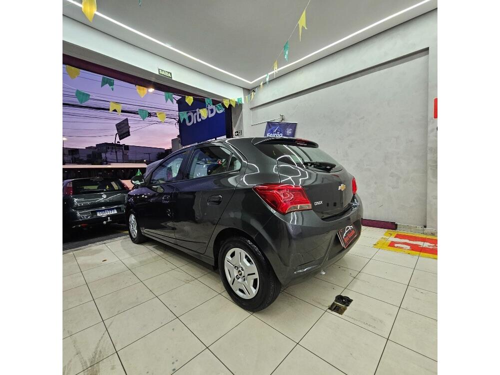 Chevrolet Onix Hatch