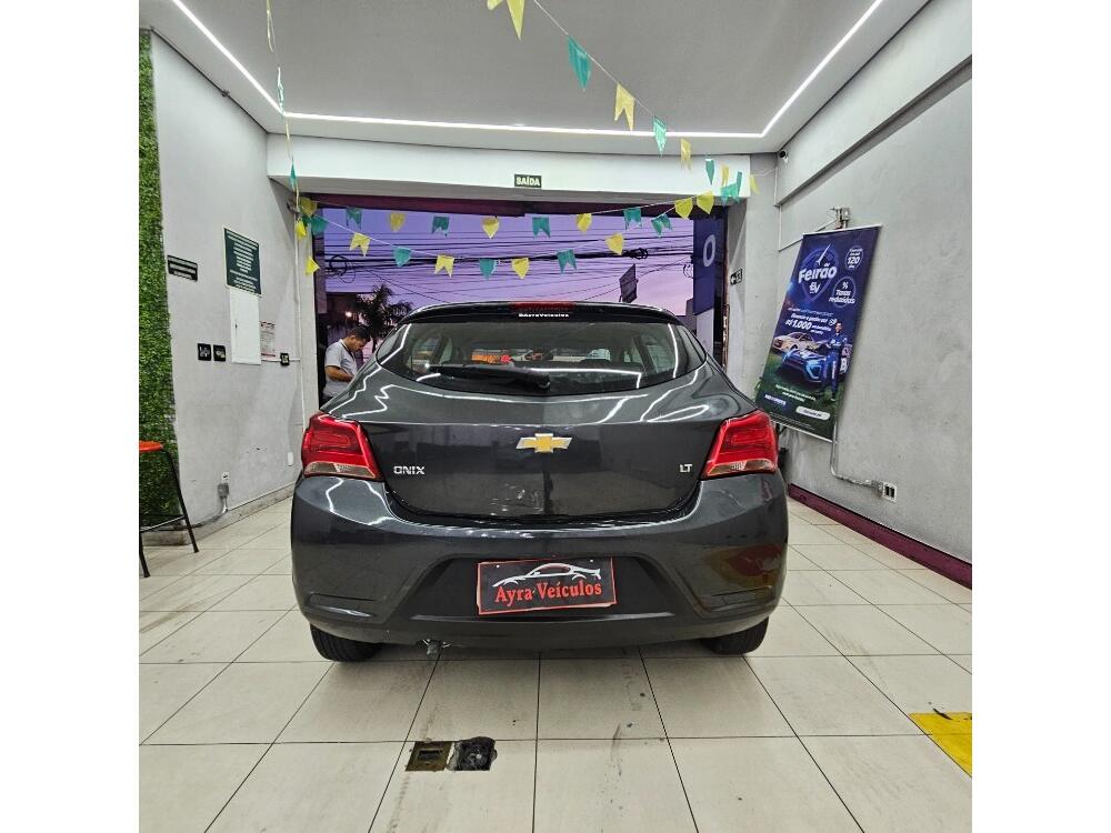 Chevrolet Onix Hatch