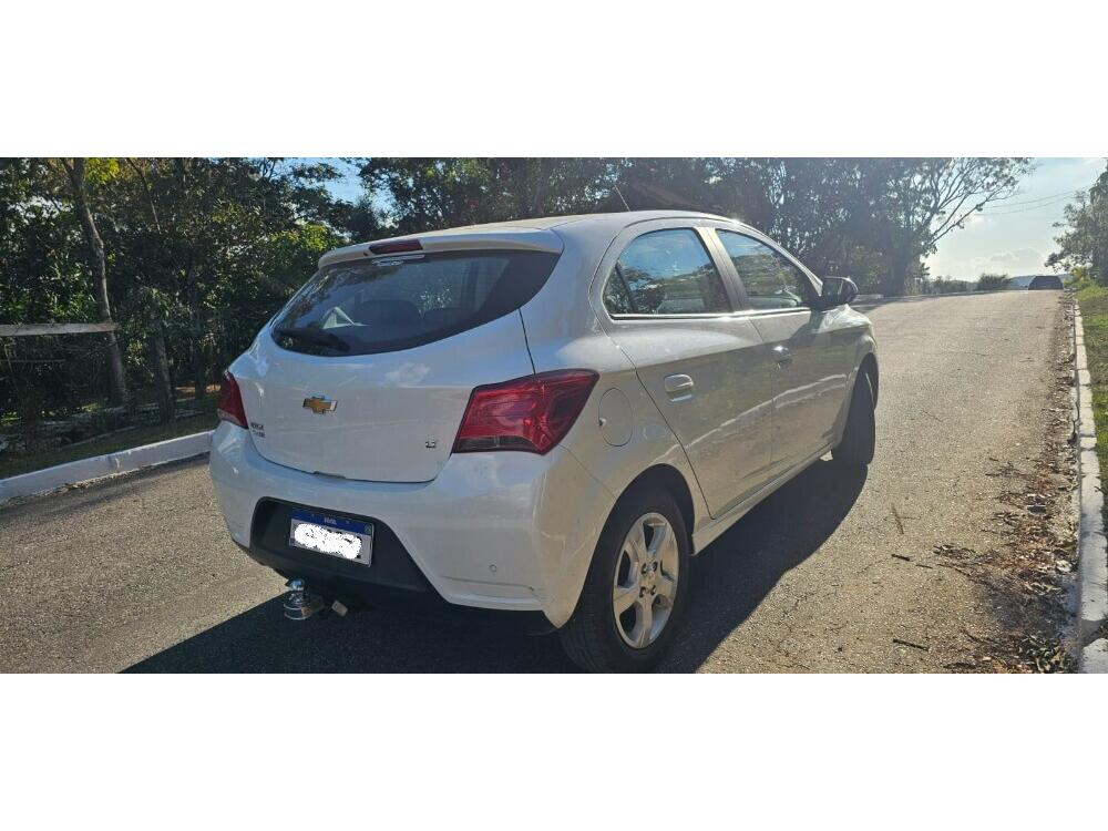 Chevrolet Onix Hatch