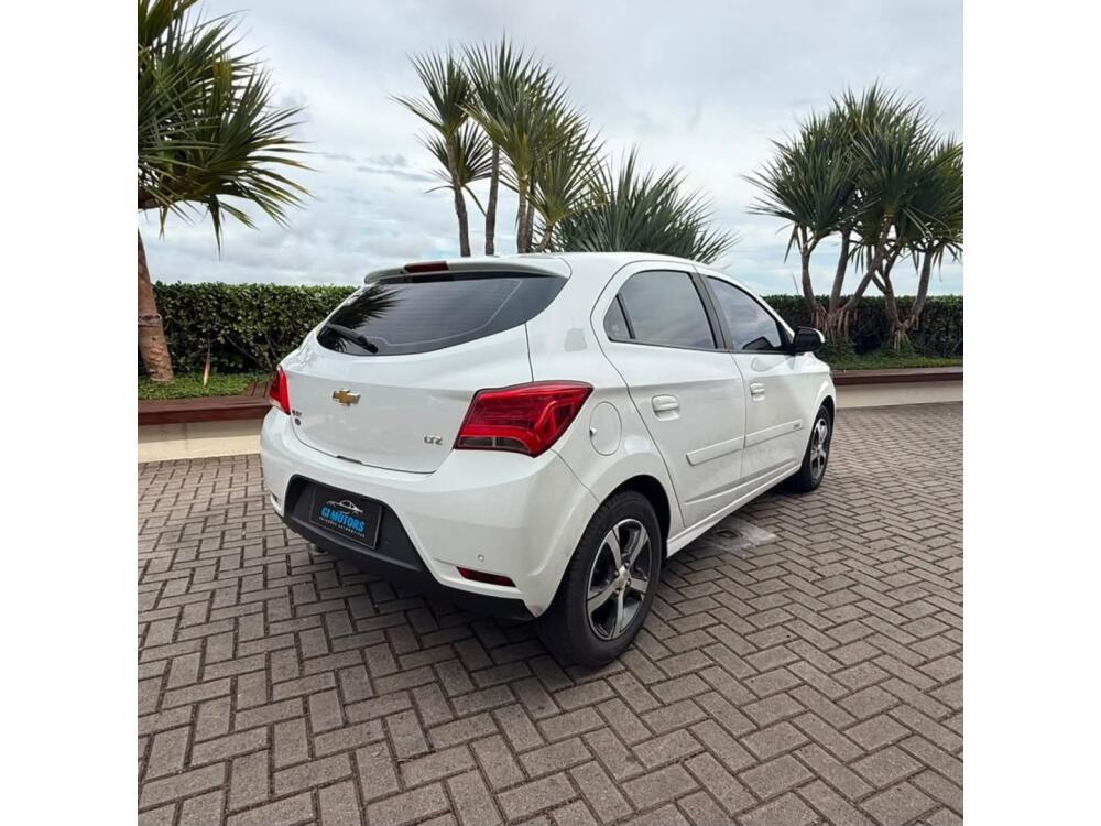 Chevrolet Onix Hatch