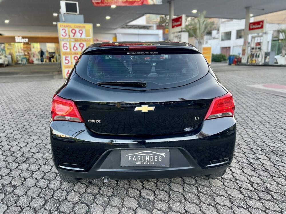 Chevrolet Onix Hatch