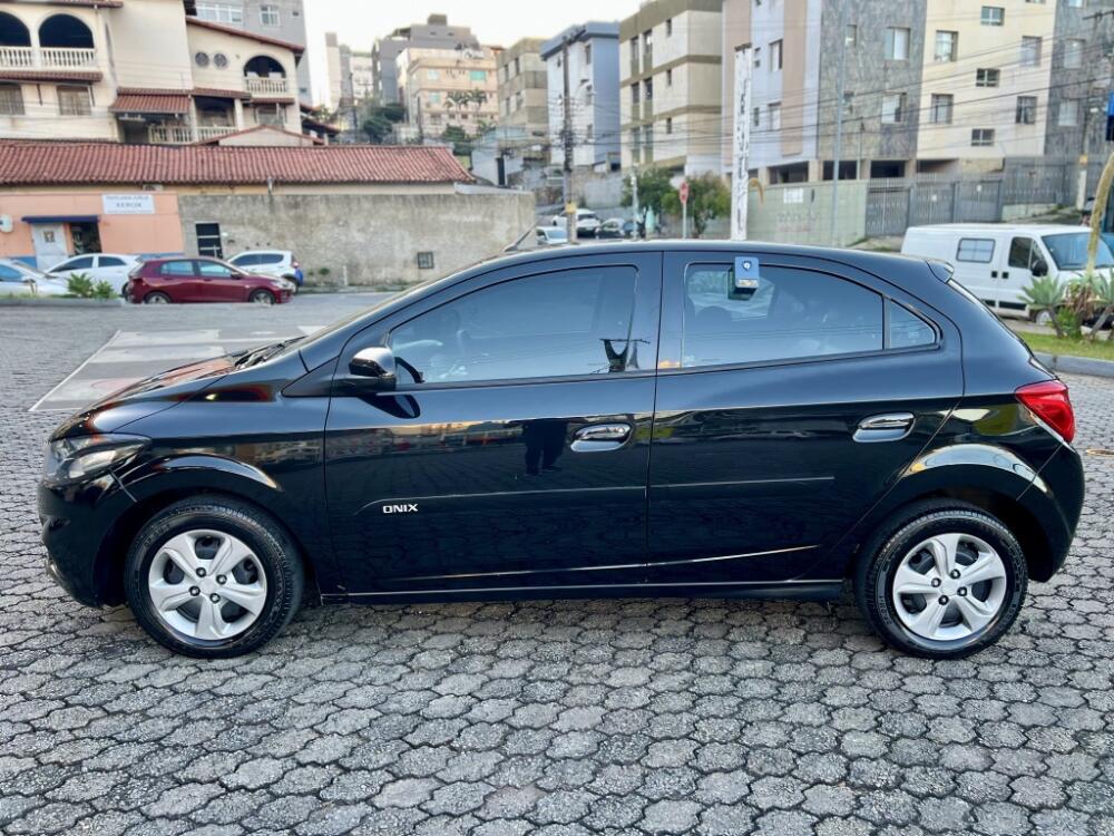 Chevrolet Onix Hatch