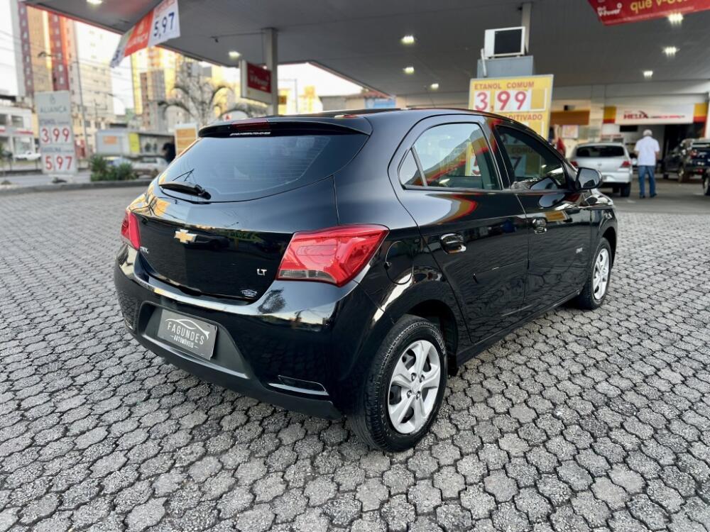 Chevrolet Onix Hatch
