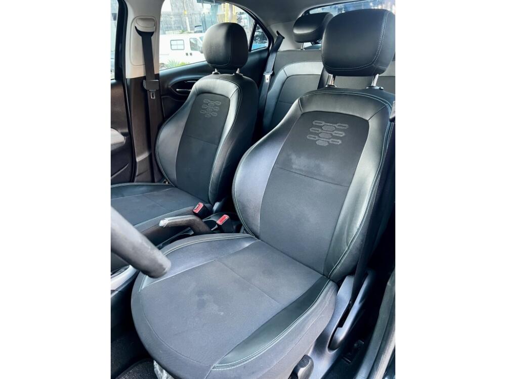 Chevrolet Onix Hatch