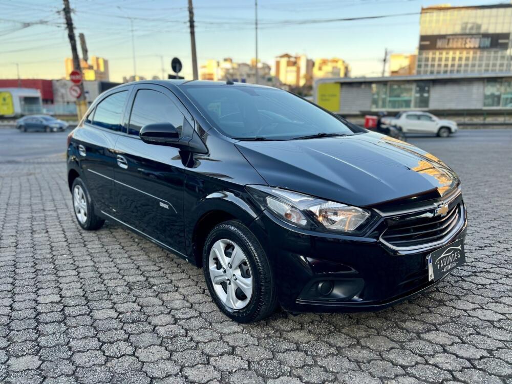 Chevrolet Onix Hatch