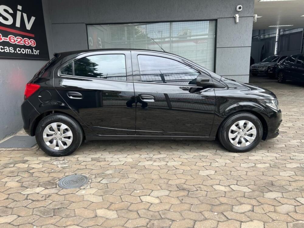 Chevrolet Onix Hatch