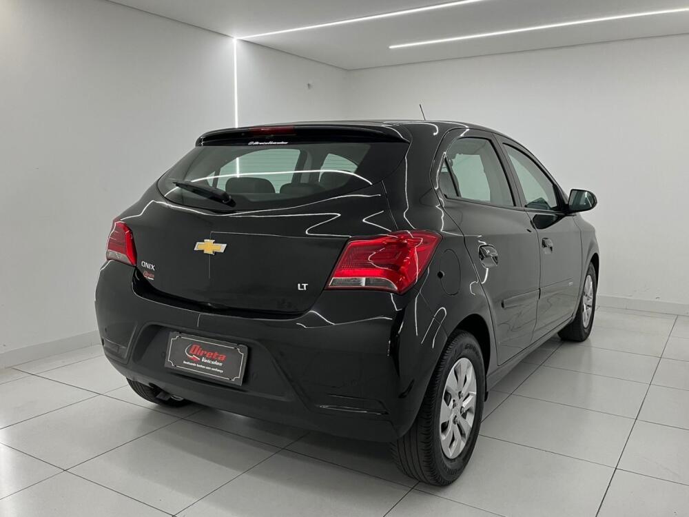 Chevrolet Onix Hatch
