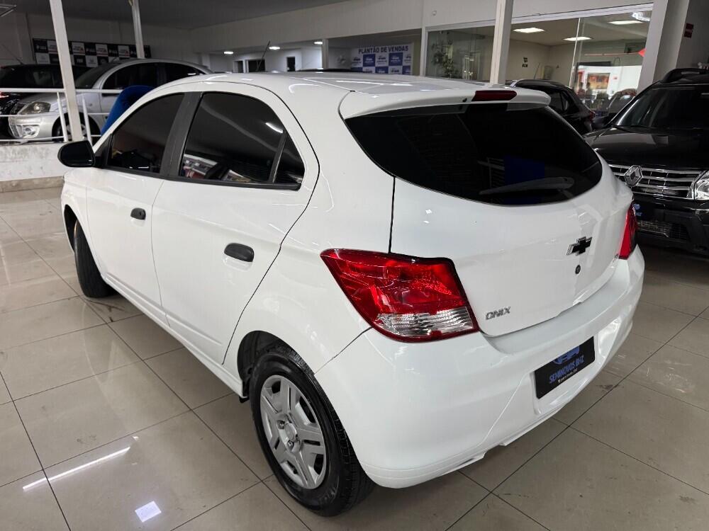 Chevrolet Onix Hatch
