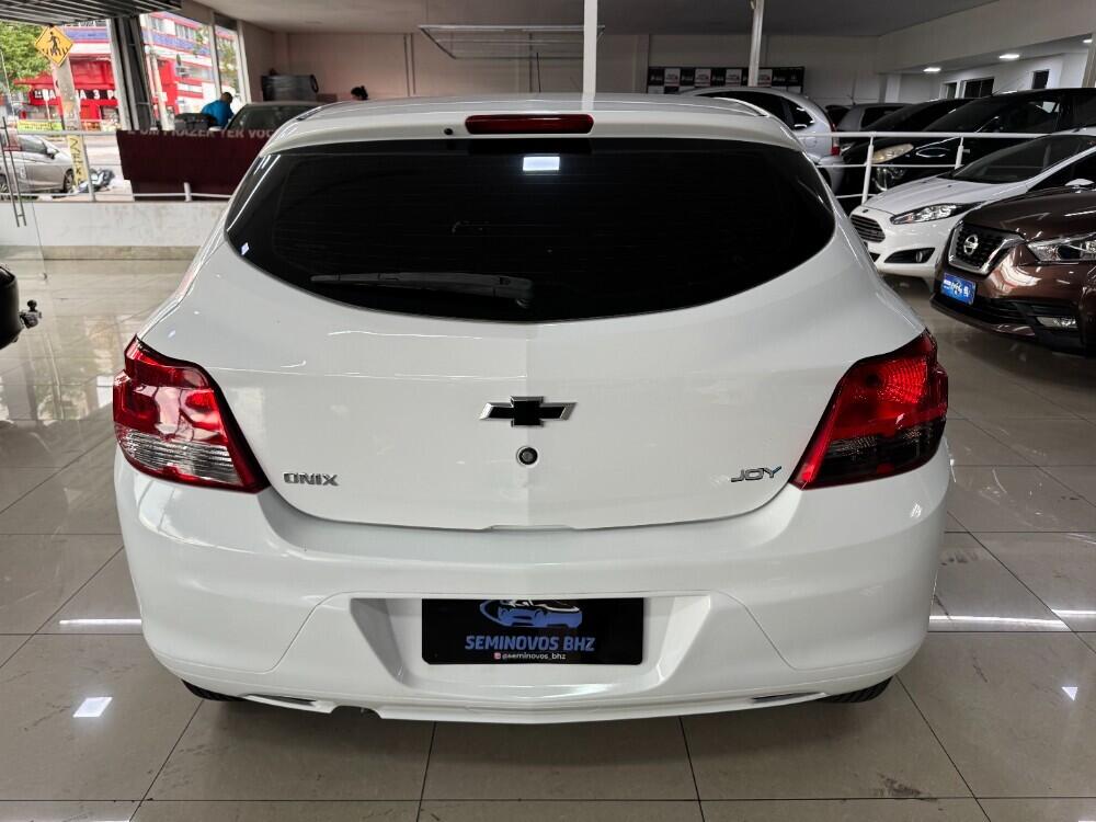 Chevrolet Onix Hatch