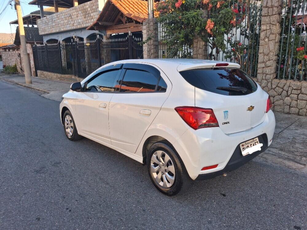 Chevrolet Onix Hatch