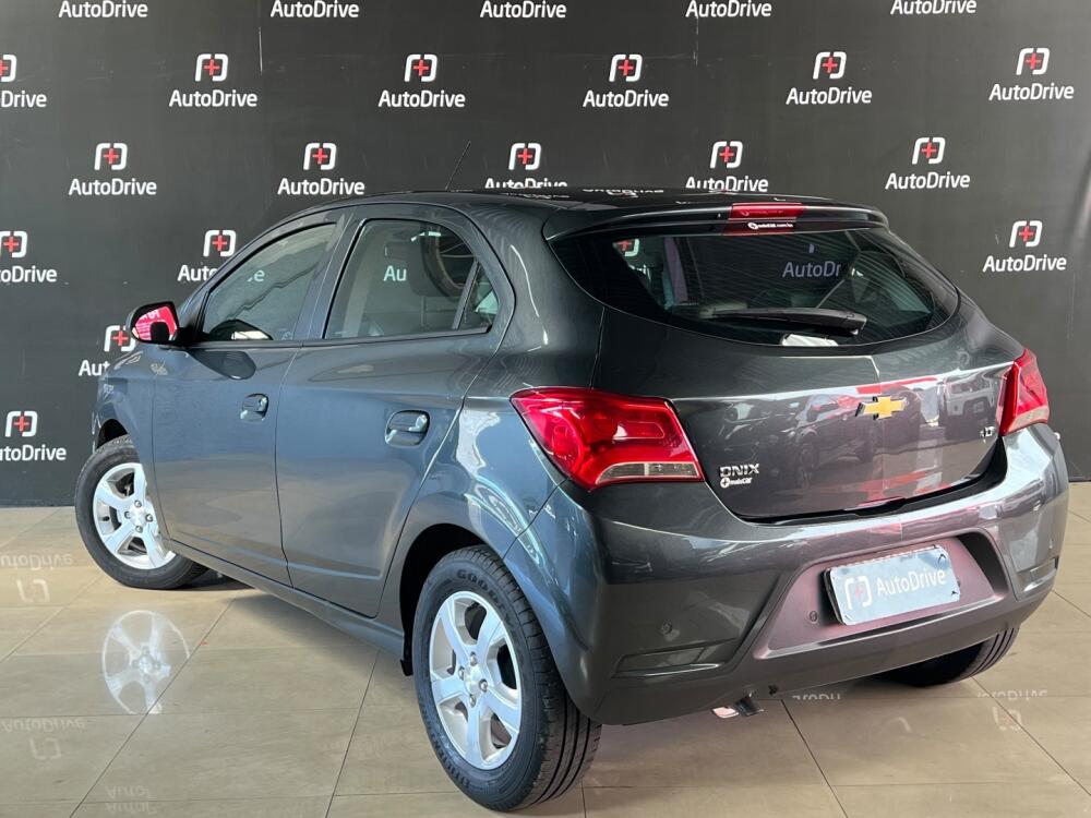 Chevrolet Onix Hatch