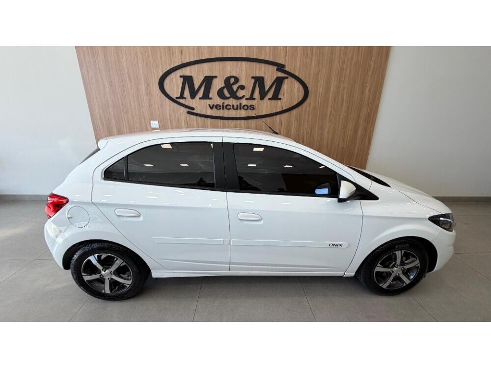 Chevrolet Onix Hatch