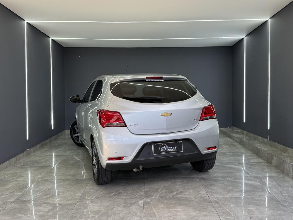 Chevrolet Onix Hatch