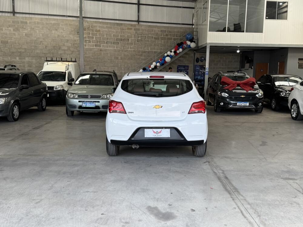 Chevrolet Onix Hatch