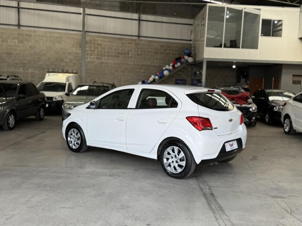 Chevrolet Onix Hatch