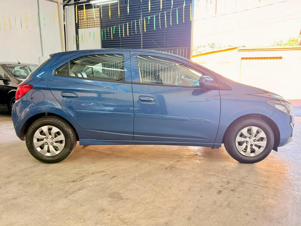 Chevrolet Onix Hatch