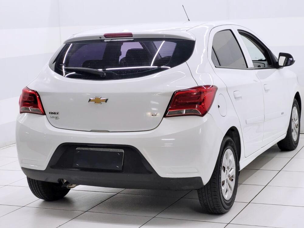 Chevrolet Onix Hatch