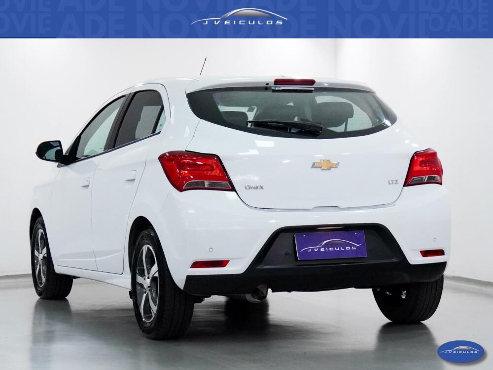 Chevrolet Onix Hatch