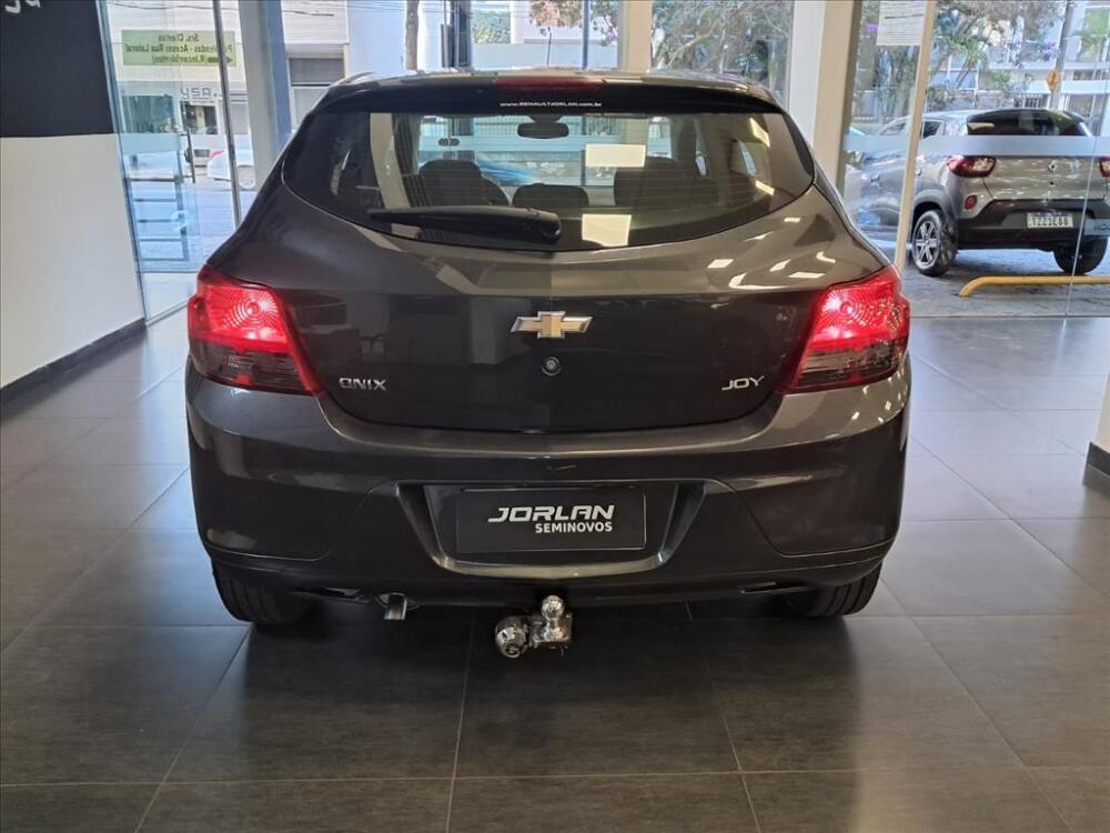 Chevrolet Onix Hatch