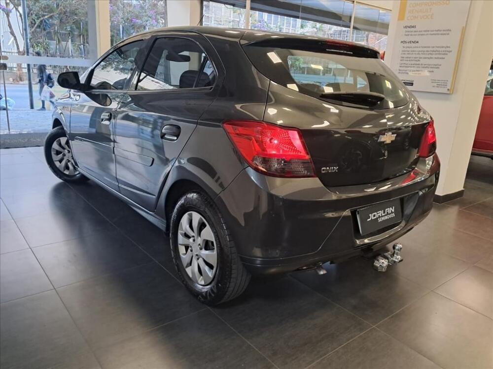 Chevrolet Onix Hatch