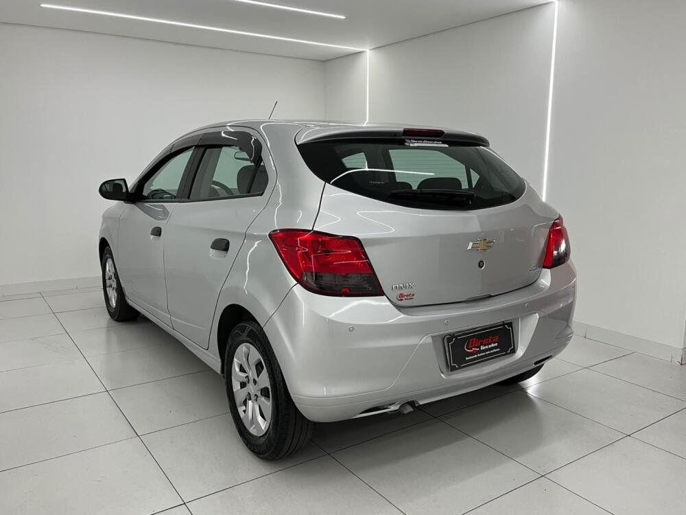 Chevrolet Onix Hatch