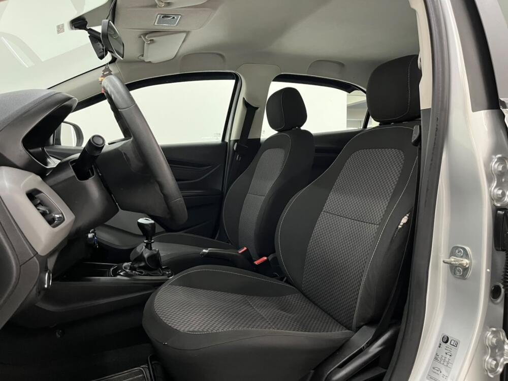 Chevrolet Onix Hatch