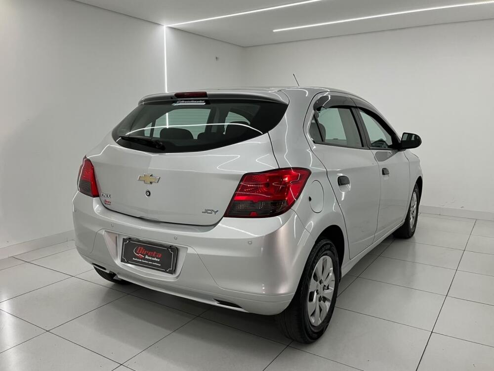 Chevrolet Onix Hatch