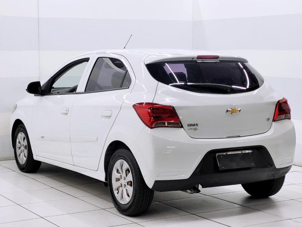 Chevrolet Onix Hatch
