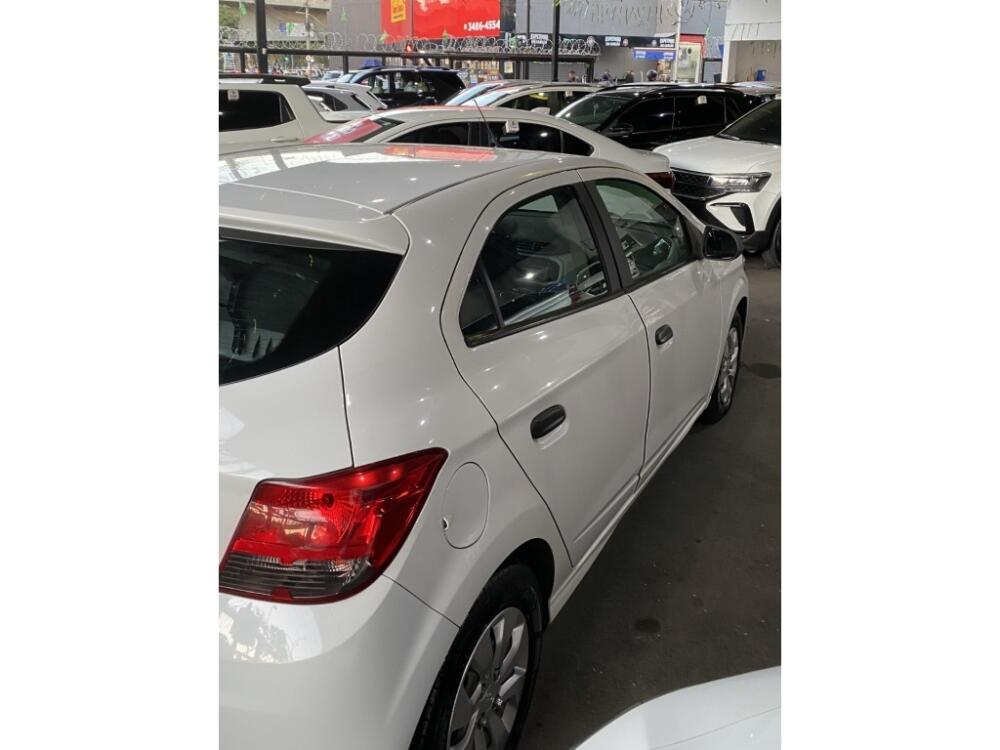 Chevrolet Onix Hatch