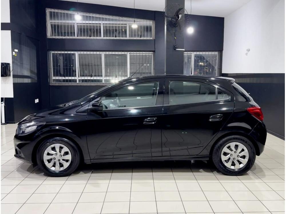 Chevrolet Onix Hatch