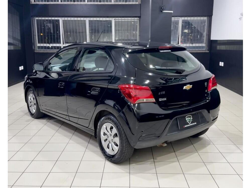 Chevrolet Onix Hatch