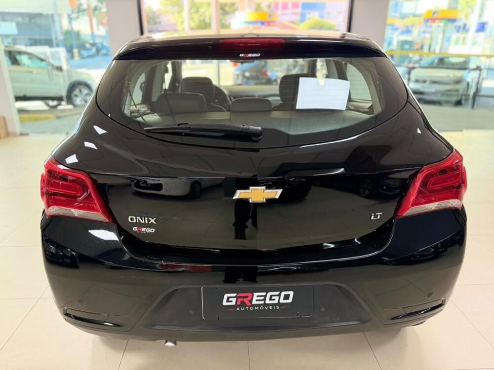 Chevrolet Onix Hatch