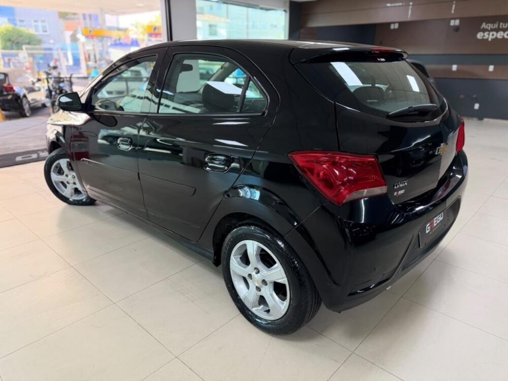 Chevrolet Onix Hatch