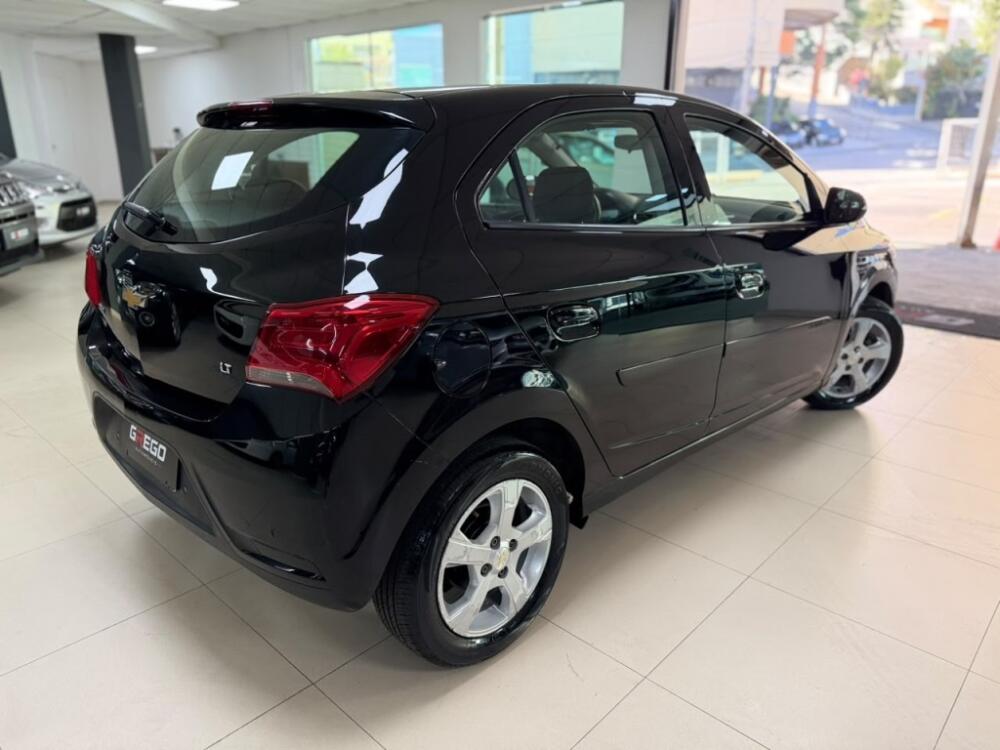 Chevrolet Onix Hatch