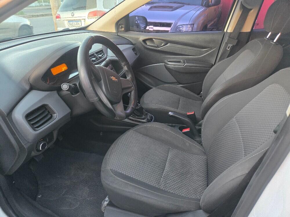 Chevrolet Onix Hatch
